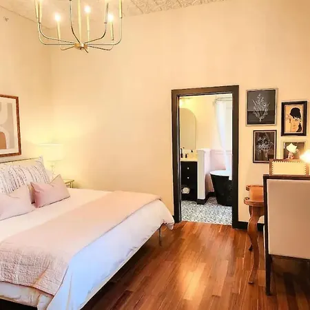 Speakeasy King Suite